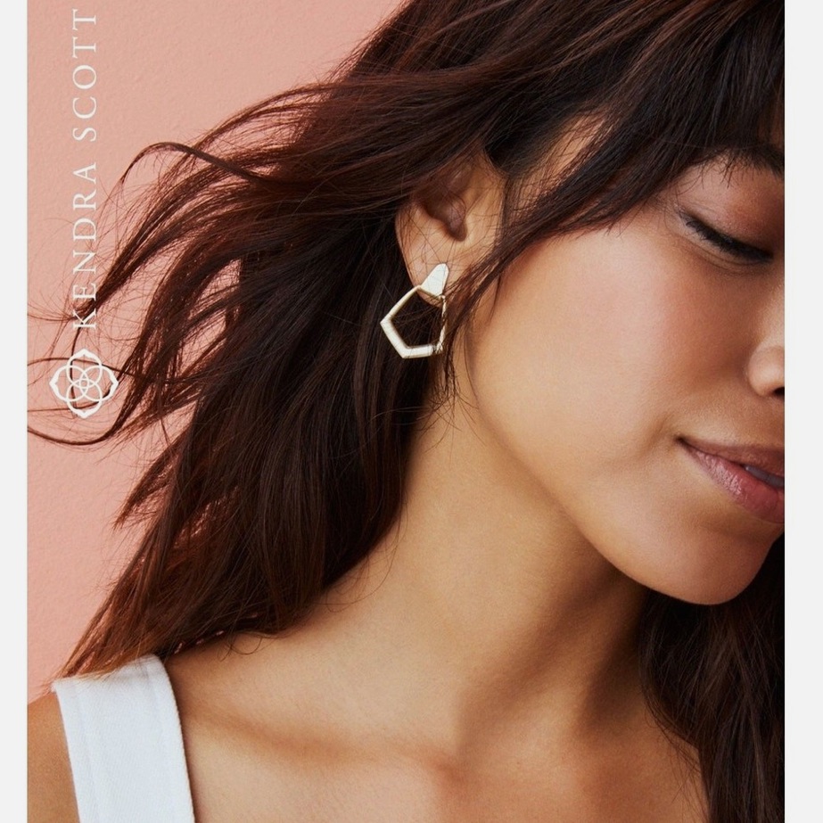 Nwt Kendra Scott Paxton Earrings  Faded Gold Color Msrp 65 Brand New